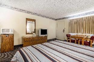 Days Inn by Wyndham Ridgecrest near China Lake Naval Station - Ridgecrest - 4