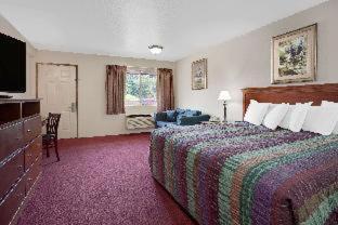 Olympic Inn & Suites Port Angeles - Port Angeles - 1
