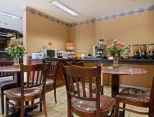 Microtel Inn and Suites Clarksville - Clarksville - 9