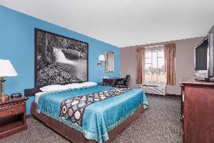 Super 8 by Wyndham Rainsville - 7
