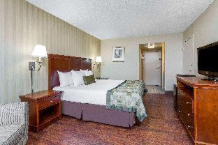 Days Inn by Wyndham Westminster - Westminster - 1