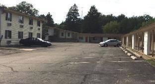Rapids Inn & Suites - 9