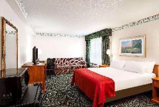 SureStay Plus Hotel by Best Western Price - 9