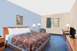 Super 8 by Wyndham Cobleskill NY - Cobleskill - 4