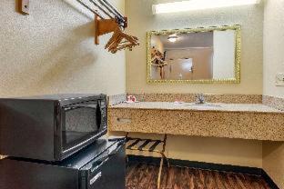 Rodeway Inn - Jeffersonville - 3