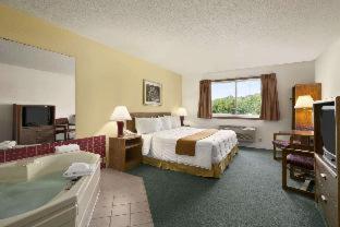 Days Inn by Wyndham Hinckley - Hinckley - 2