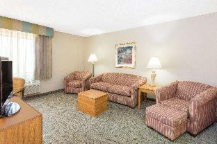 Baymont by Wyndham Davenport - Davenport - 5