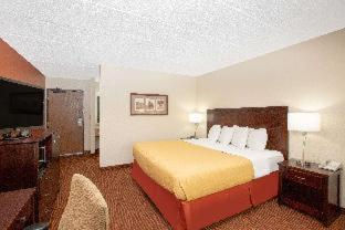 AmericInn by Wyndham Muscatine - 8