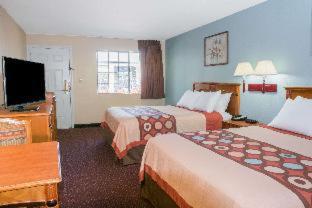 Super 8 by Wyndham Sealy - 8