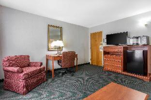 Econo Lodge & Suites Southern Pines - 8