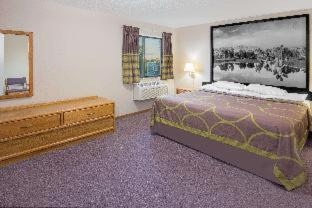 Super 8 by Wyndham Knoxville - Knoxville - 3