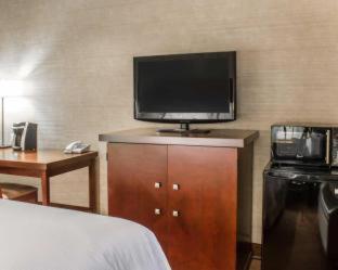 The Woodlands Inn - 7