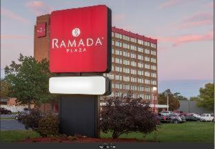 Albany Plaza Hotel - 9