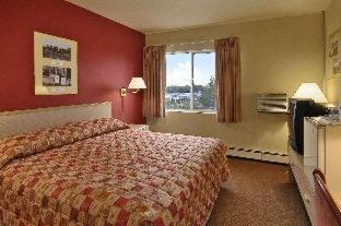 Ramada by Wyndham Anchorage - 9