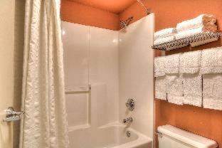 Econo Lodge Pigeon Forge Riverside - 1