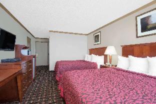 Days Inn by Wyndham Colorado City - 8