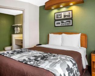 Clarion Pointe Albemarle - Albemarle - 8