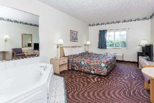 AmericInn by Wyndham Eagle River Downtown - 7