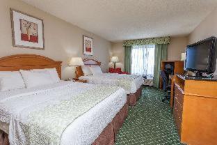 Days Inn & Suites by Wyndham Warren - 9