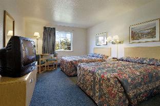 Super 8 by Wyndham Ava - Ava - 4