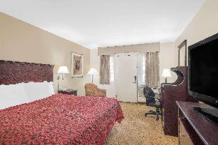 Days Inn by Wyndham Springfield/Phil.Intl Airport - Springfield - 6