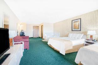 Days Inn & Suites by Wyndham Fargo 19th Ave/Airport Dome - 9