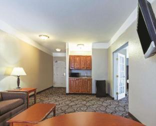La Quinta by Wyndham Granbury - 1