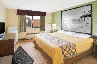 Super 8 by Wyndham Story City - 2