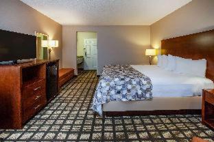 Baymont by Wyndham Mackinaw City - 1