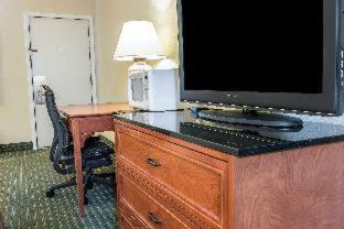 Rodeway Inn - 8