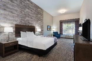 La Quinta Inn and Suites by Wyndham Bloomington - 3