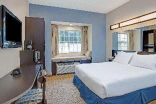 Microtel Inn & Suites by Wyndham Brooksville - 8
