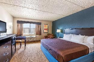 AmericInn by Wyndham Monmouth - Monmouth - 8