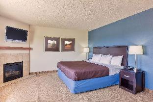 AmericInn by Wyndham Monmouth - Monmouth - 5