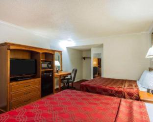 Econo Lodge Woodland near I-5 - Woodland - 7