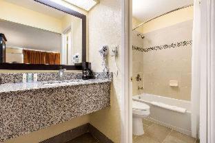 Ramada by Wyndham Santee I-95 - Santee - 3