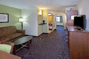 AmericInn by Wyndham Osage - 1