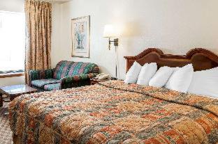 Econo Lodge - Eagle Nest - 9