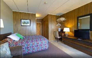Half Moon Motel & Cottages - 4