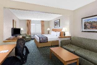 Baymont by Wyndham Waterloo - 5