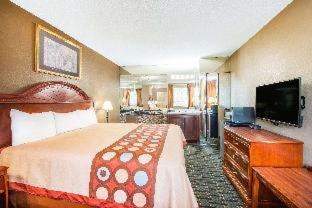 Red Roof Inn & Suites Marysville - 8