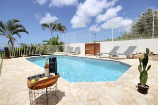 Villa Carib Turquoise : 4 ch, grande piscine, vue sur Sainte-Lucie - 4