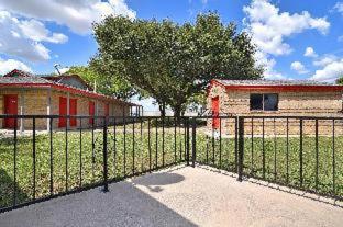 Americas Best Value Inn Lockhart TX - Lockhart - 7