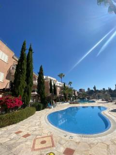 Retro n’ Boujee 1BR Apt with Pool and Balcony - 8