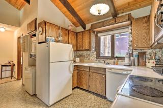 2 Mi to Grand Lake Cabin with Fireplace and Library! - 3