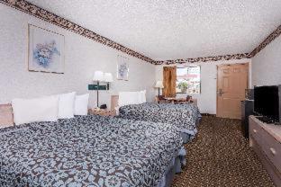 Days Inn by Wyndham Byron - Byron - 9