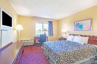 Days Inn by Wyndham Canastota Verona - 8