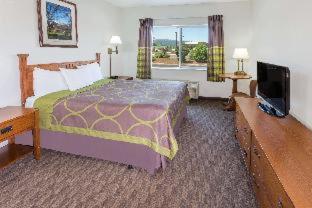 Super 8 by Wyndham Central Pt Medford - Central Point - 2