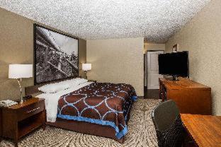 Super 8 by Wyndham Altoona - 8