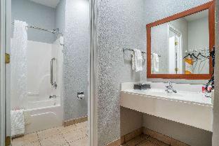 Quality Inn & Suites - Demopolis - 9